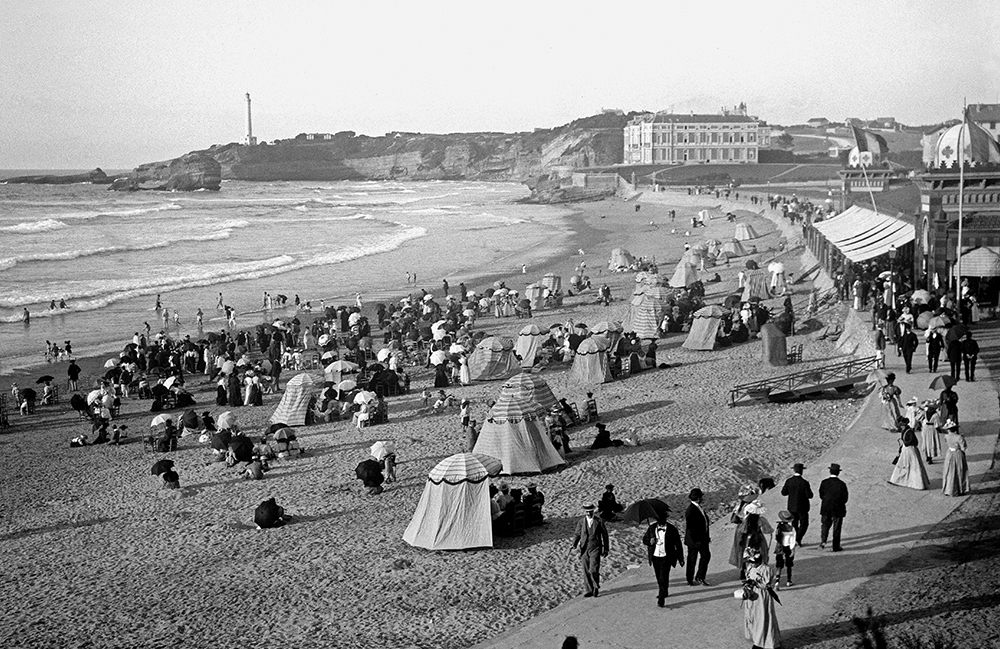 Plage animée